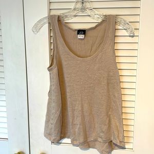 Linen tank top-lightweight and easy for summer. Only worn once!
